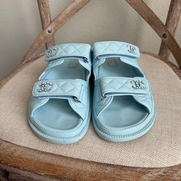 Chanel quilted Velcro dad chain CC slide sandals - Picture 2 of 13